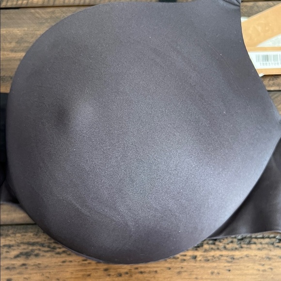 SKIMS Nipple Push Up Bra - Picture 6 of 11